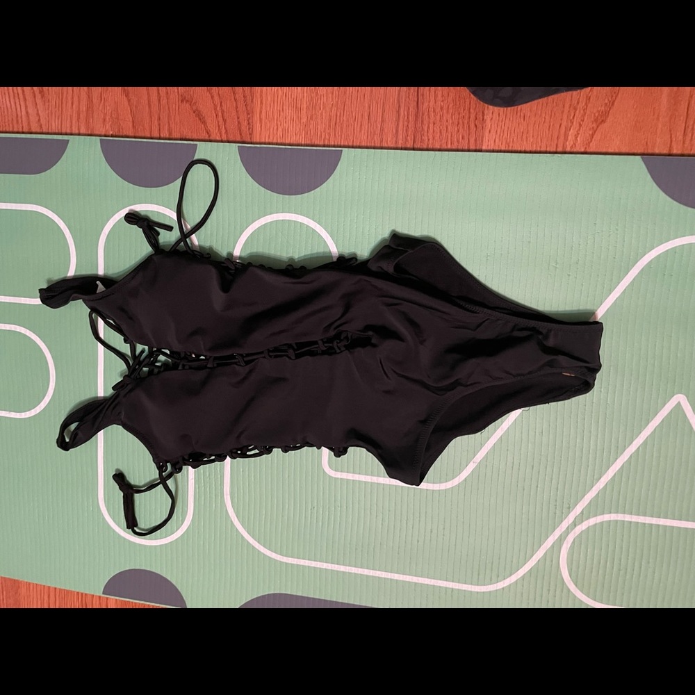 Sunny co one piece swim suit new